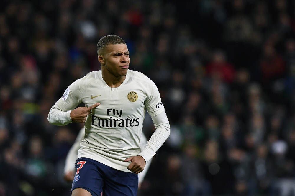 奥运冠军走进富平校园 讲述奋斗故事传递体育精神